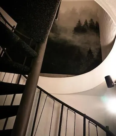 Woodwood Near Airport Stuttgart דירה