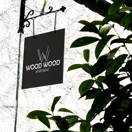 Woodwood Near Airport Stuttgart דירה *