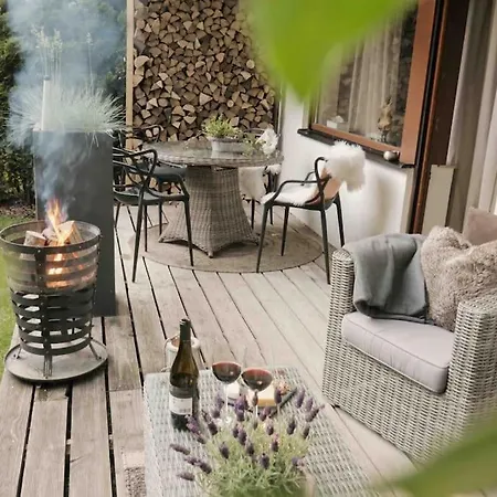 Woodwood Near Airport Stuttgart דירה *